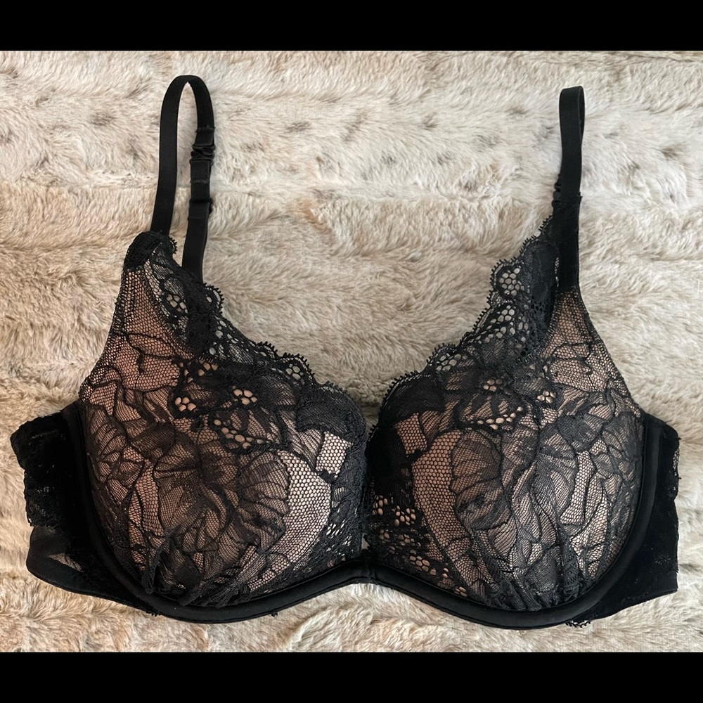 Victoria Secret Plunge Lace Nude and Black Bra.